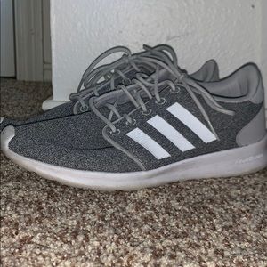 grey adidas tennis shoes